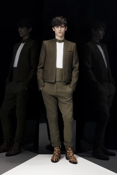 Look 14